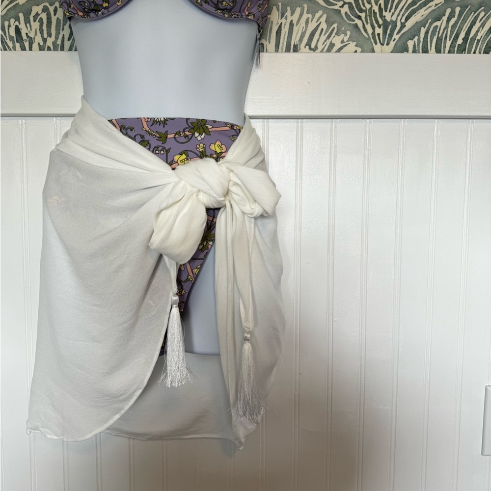 White Solido Women’s Tassel Swimsuit Sarong - Picture 3 of 3